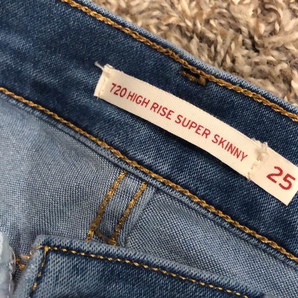 720 High Rise Super Skinny Levi Jeans - Picture 3 of 4